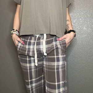 American Eagle Outfitters Plaid Pants in Brown and Cream